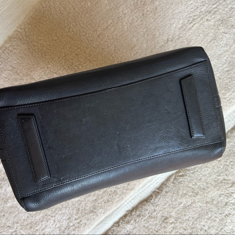 Givenchy Antigona black leather bag - Picture 9 of 15